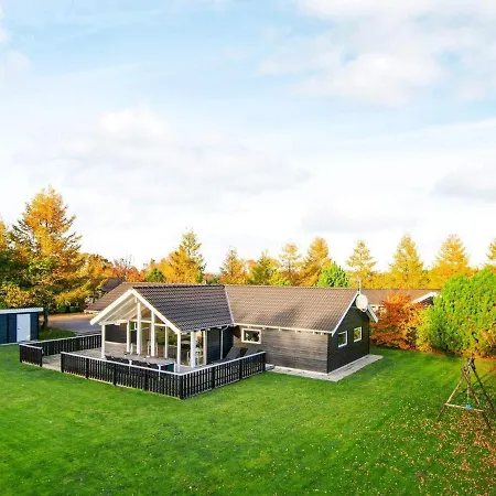 10 Person Holiday In Glesborg * Fjellerup