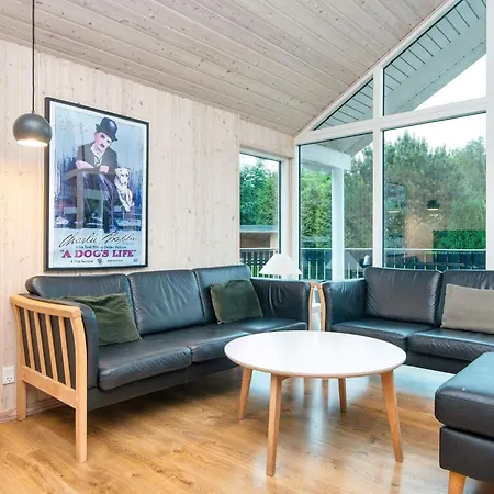 10 Person Holiday In Glesborg *