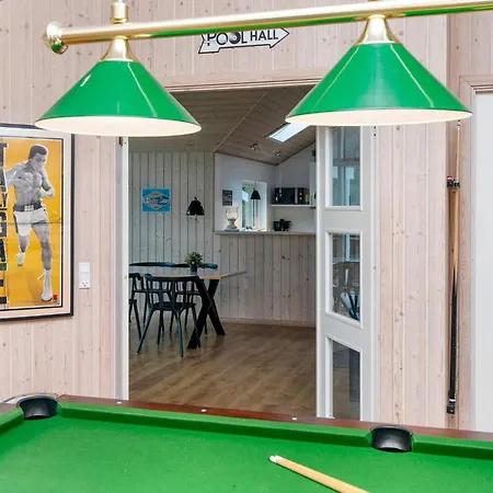 10 Person Holiday In Glesborg *